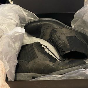 Dolce & Gabbana Detailed Leather Shoes
